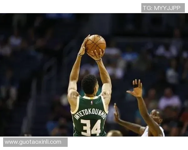 字母哥22+8高效表现仍不敌猛龙强势,雄鹿惨败28分 字母哥22+8高效表现仍不敌猛龙强势,雄鹿惨败28分