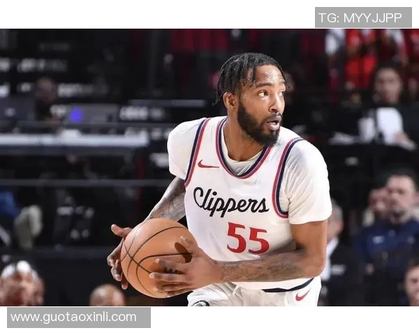 祖八回归后，快船进攻拥堵，防守四处透风，球队大溃败，小琼斯再次受伤，球队继续一胜难求