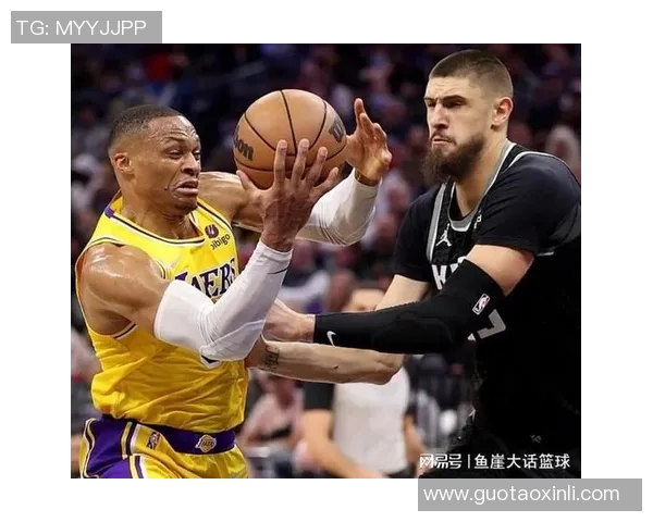 里外里22分，湖人赢球证明4点，新战术开发成功，一件事也能做好