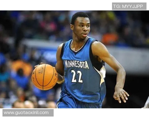 森林狼领先17分，贝兰热压哨补篮建功